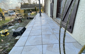 Réfection d’une avancée affaissé et remise en place d’un nouveau carrelage Sur la commune de Morgny 